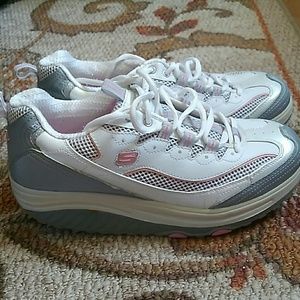 Sketcher Shape Ups women's size 9 1/2